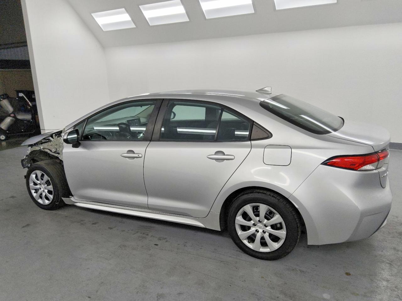 2021 TOYOTA COROLLA LE — снимка 2