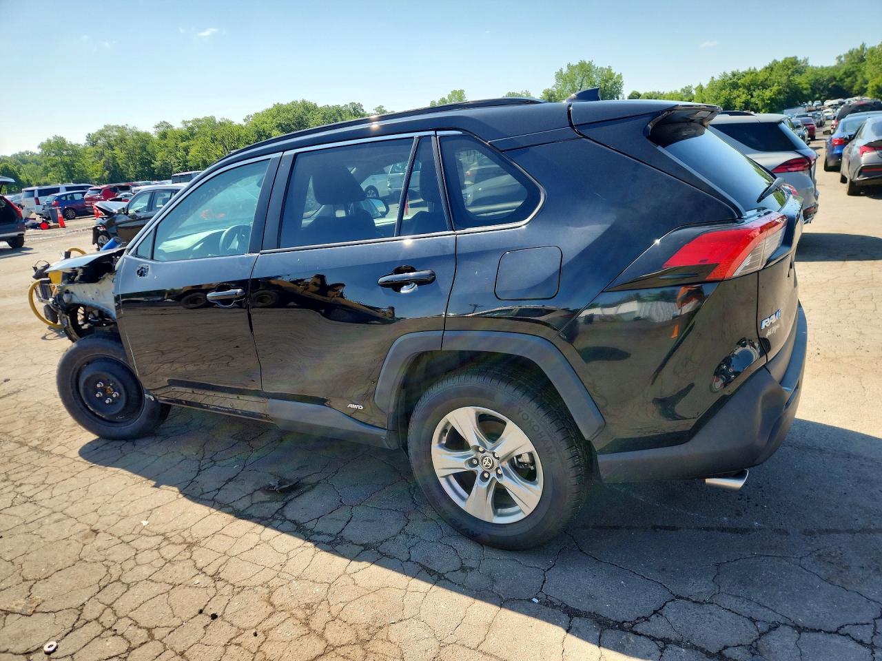 2024 TOYOTA RAV4 HYBRID XLE — снимка 2