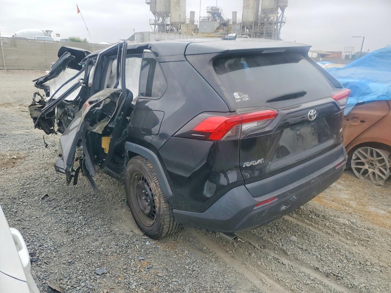 2023 TOYOTA RAV4 LE — снимка 2