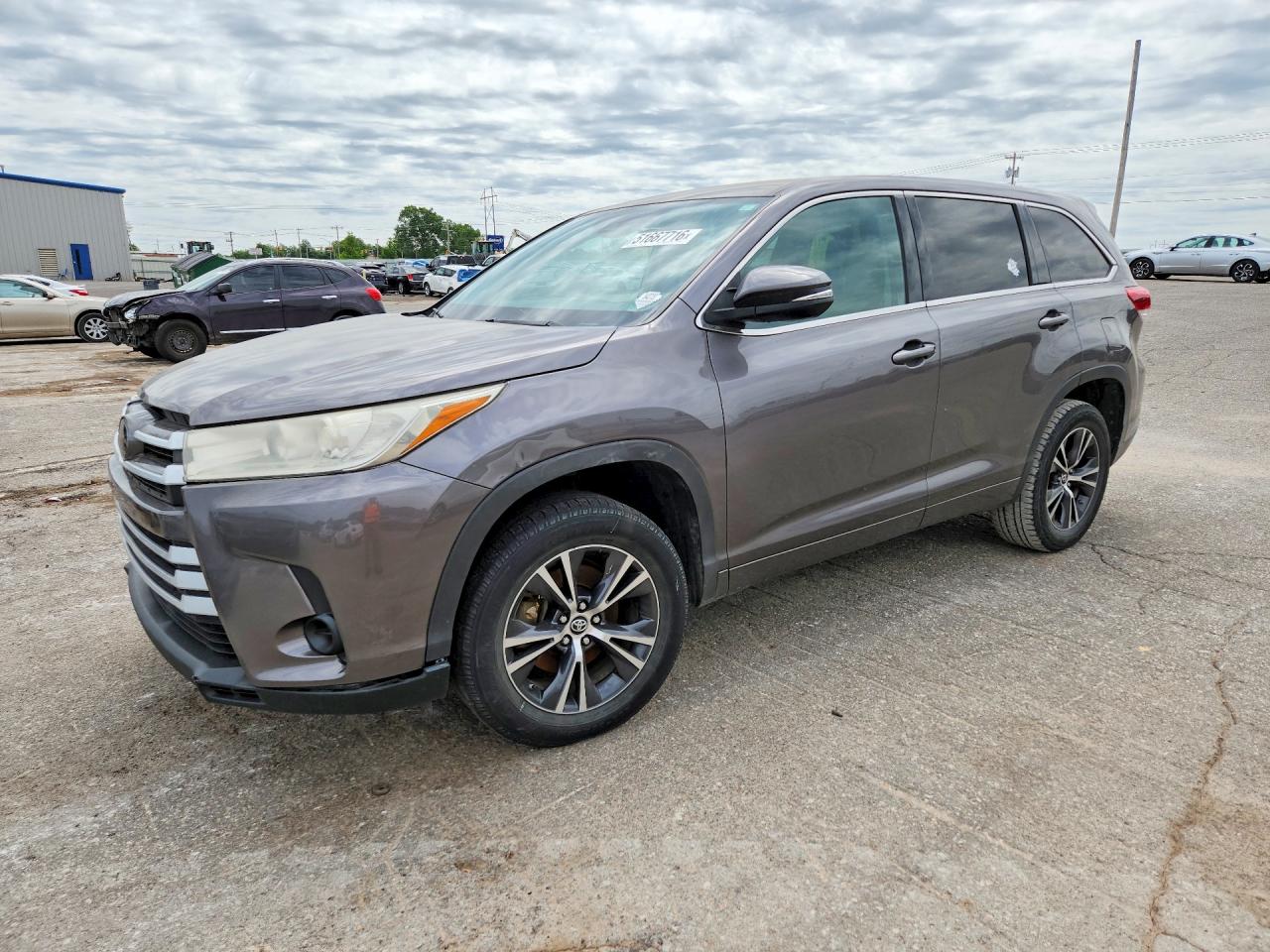 2018 TOYOTA HIGHLANDER LE