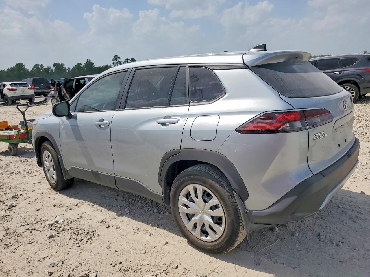 2026 TOYOTA COROLLA CROSS L — снимка 2