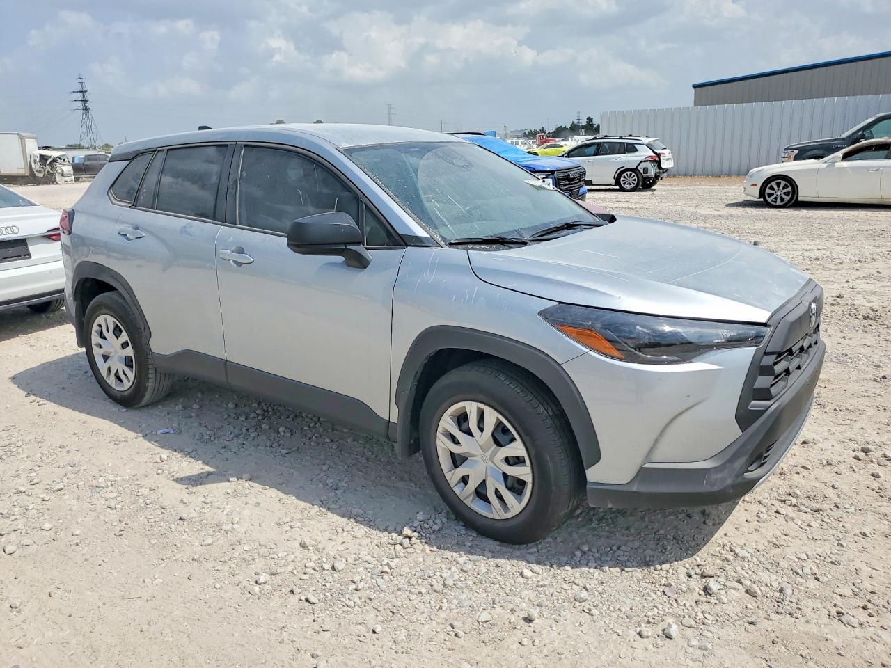 2026 TOYOTA COROLLA CROSS L — снимка 4
