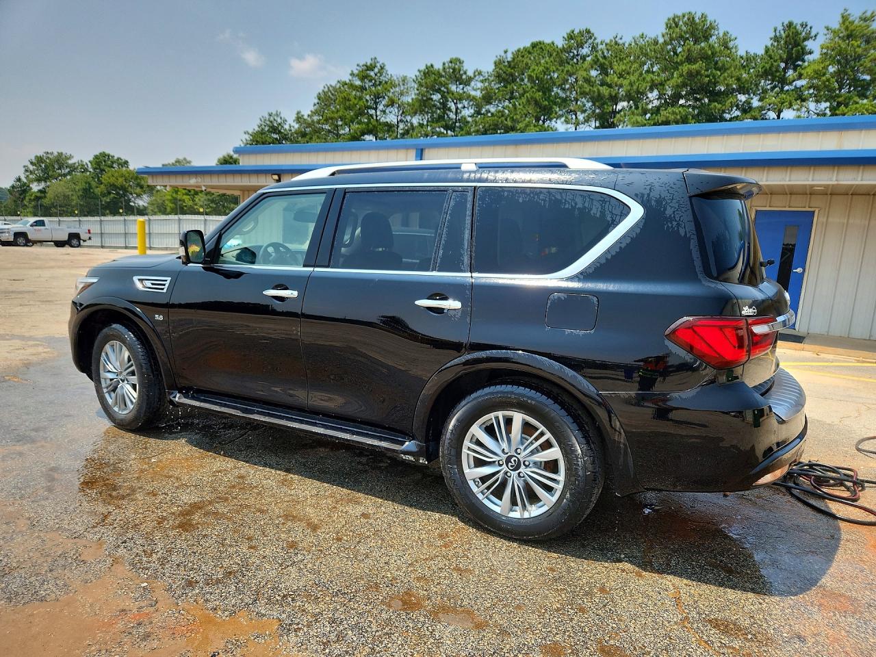 2019 INFINITI QX80 LUXE — снимка 2