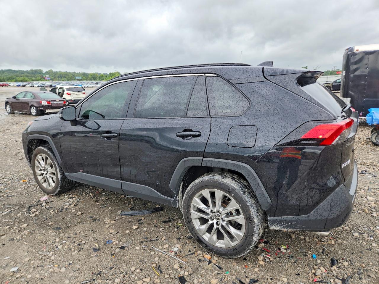 2025 TOYOTA RAV4 XLE PREMIUM — снимка 2