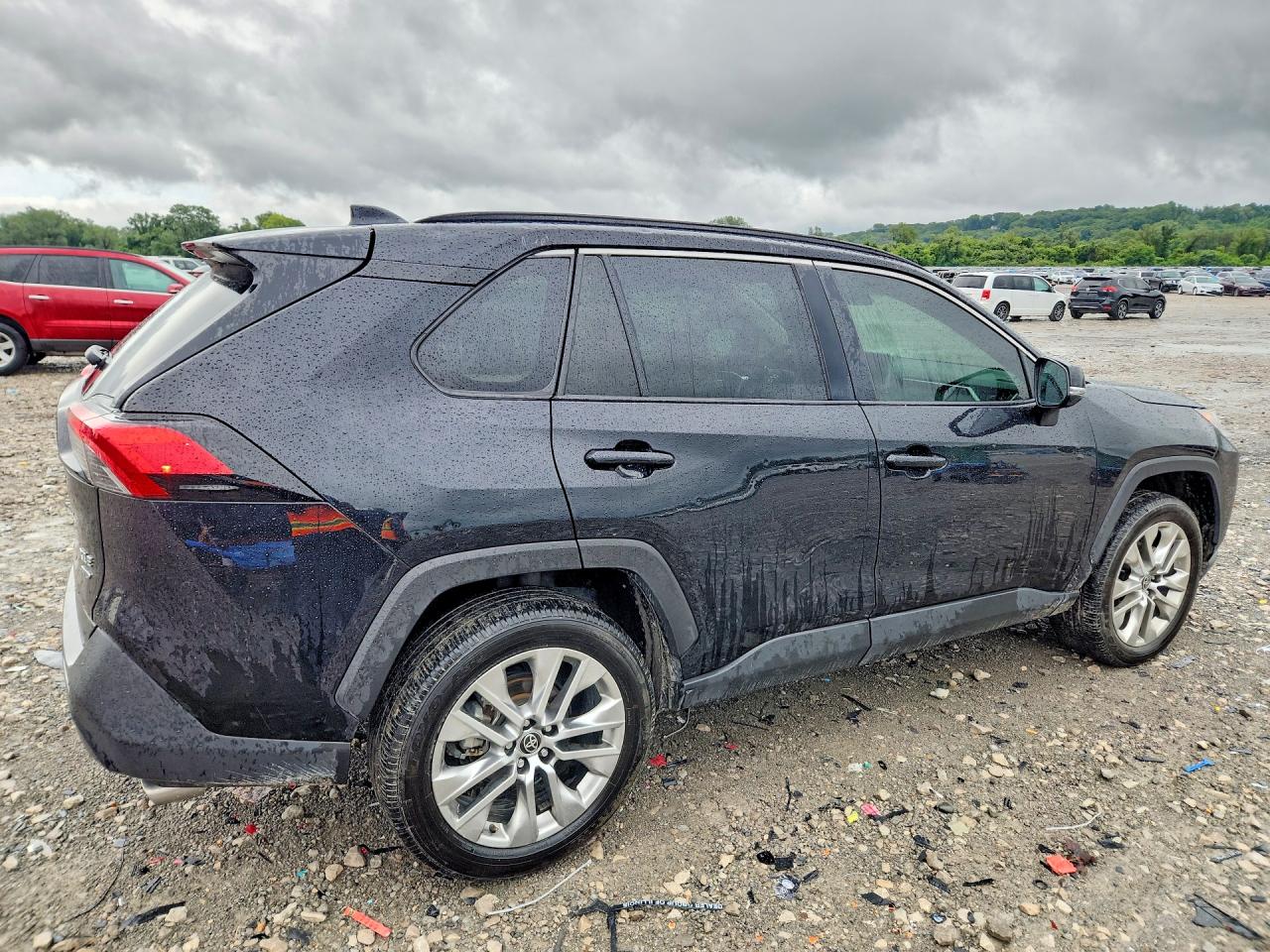 2025 TOYOTA RAV4 XLE PREMIUM — снимка 3
