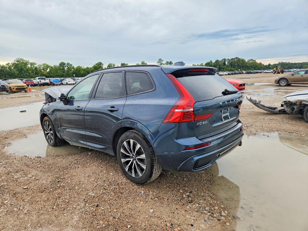 2025 VOLVO XC60 PLUS — снимка 2