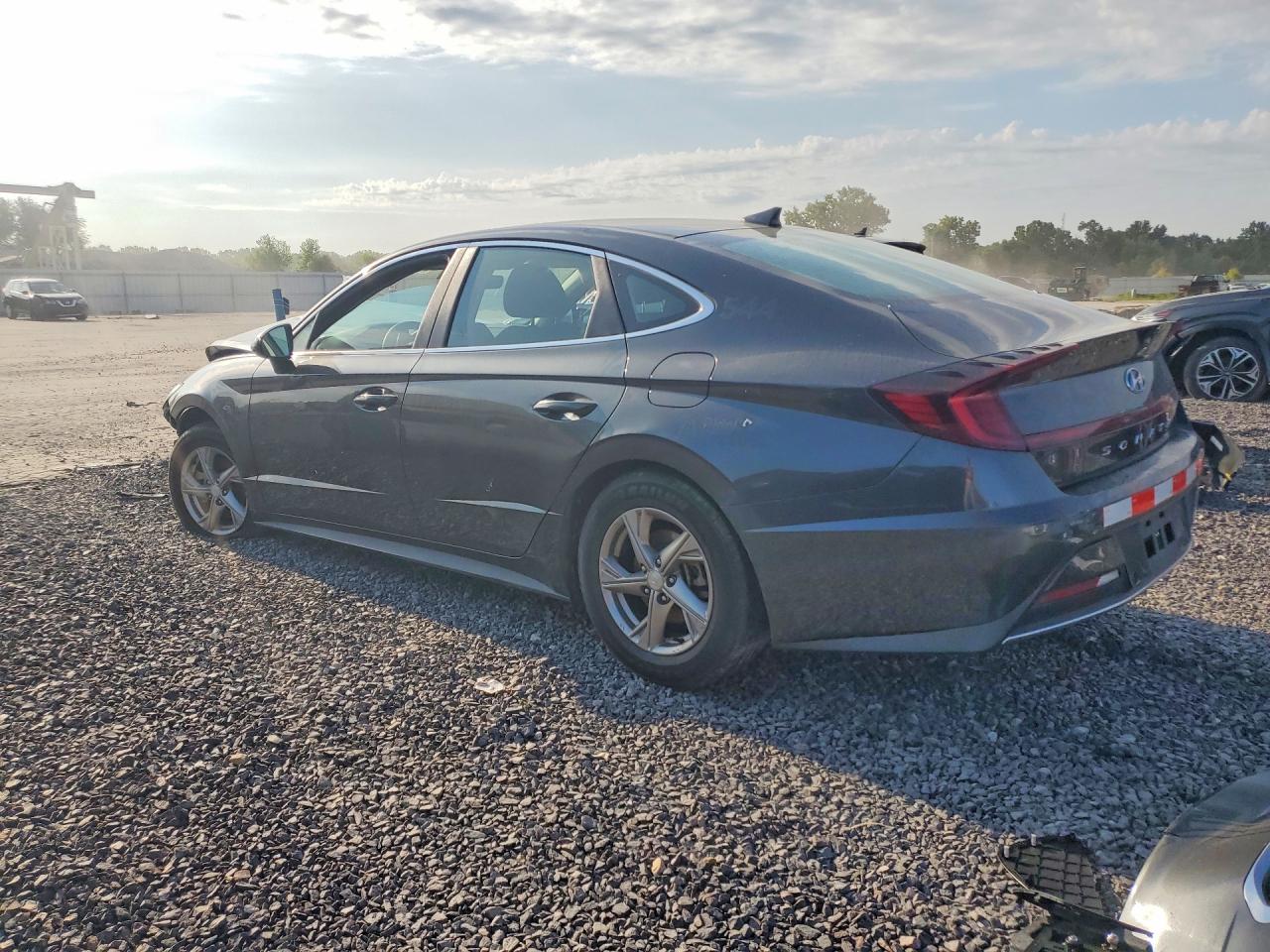 2021 HYUNDAI SONATA SE — снимка 2