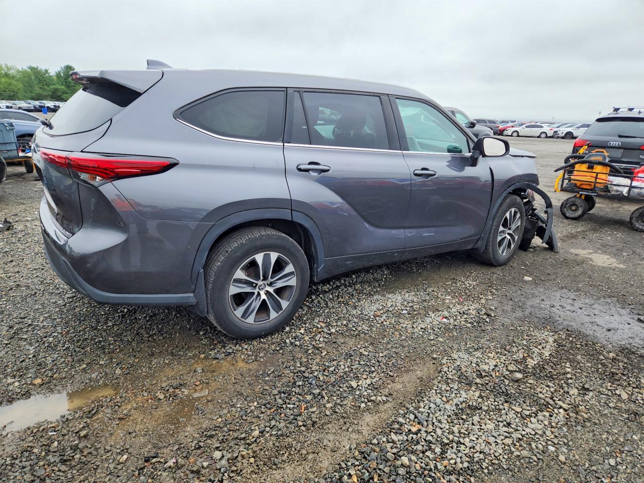 2022 TOYOTA HIGHLANDER XLE — снимка 3