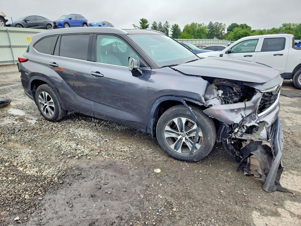 2022 TOYOTA HIGHLANDER XLE — снимка 4