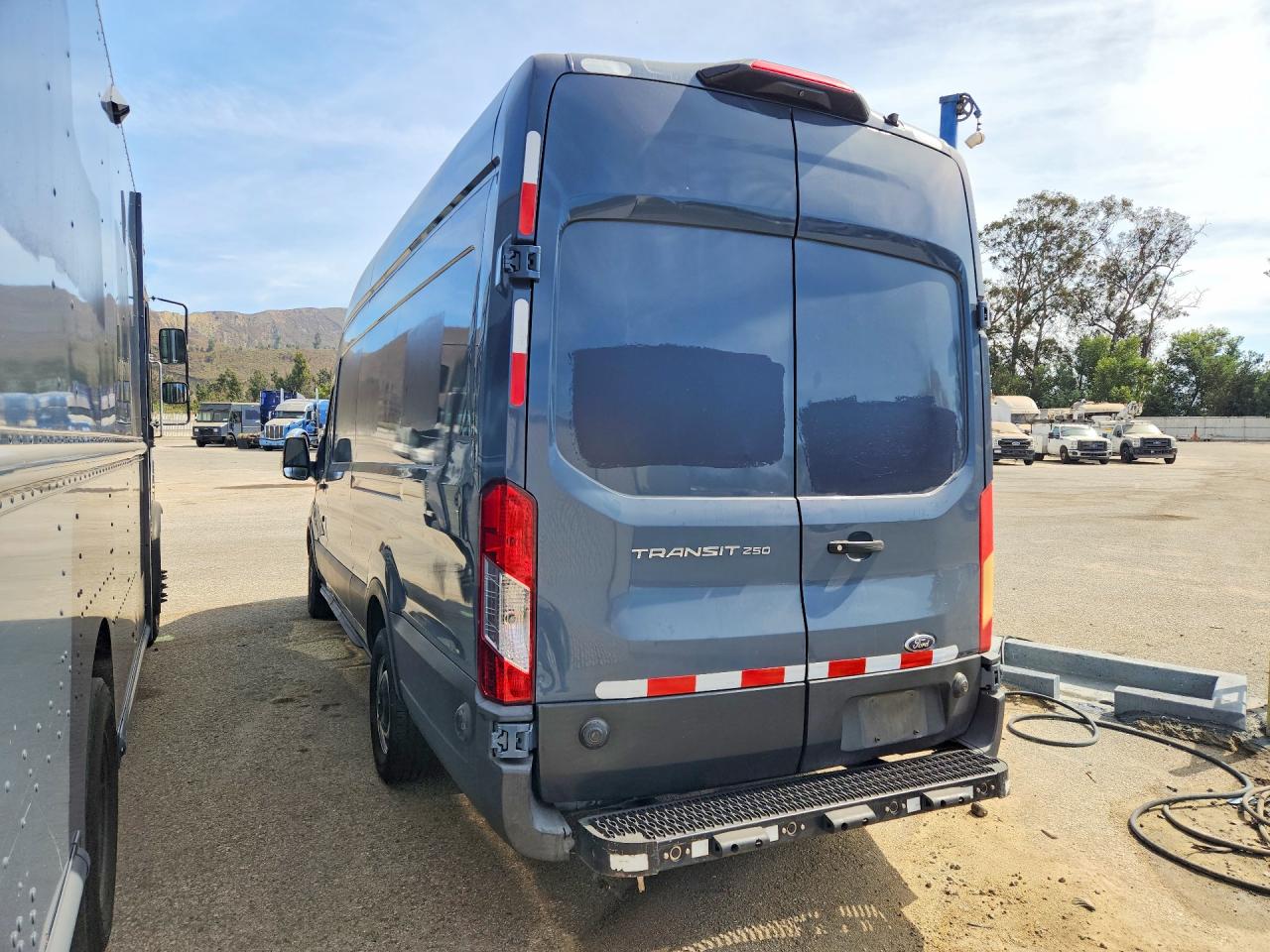 2020 FORD TRANSIT T-250 — снимка 2