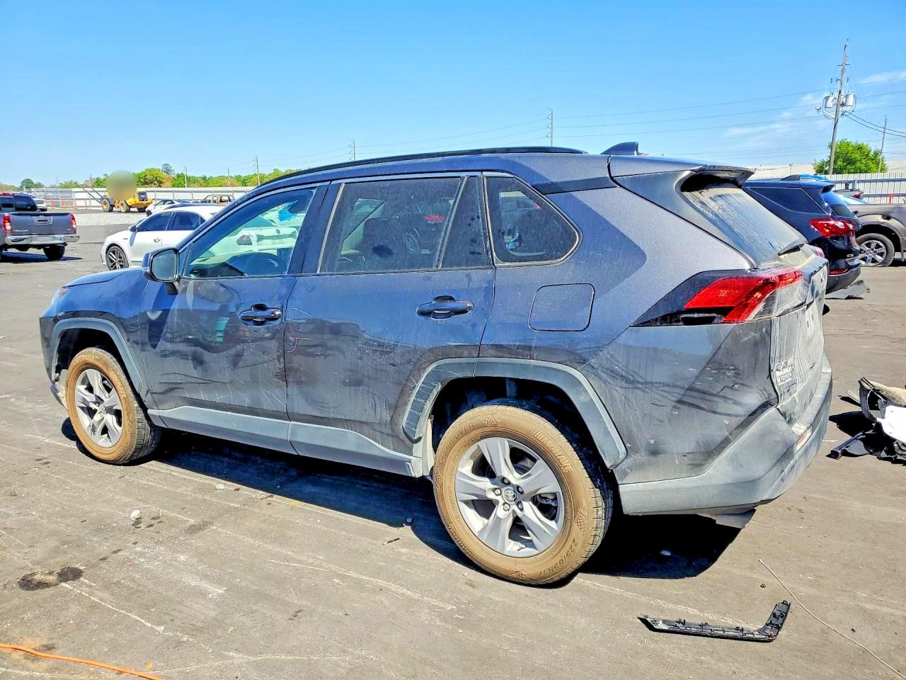 2022 TOYOTA RAV4 XLE — снимка 2