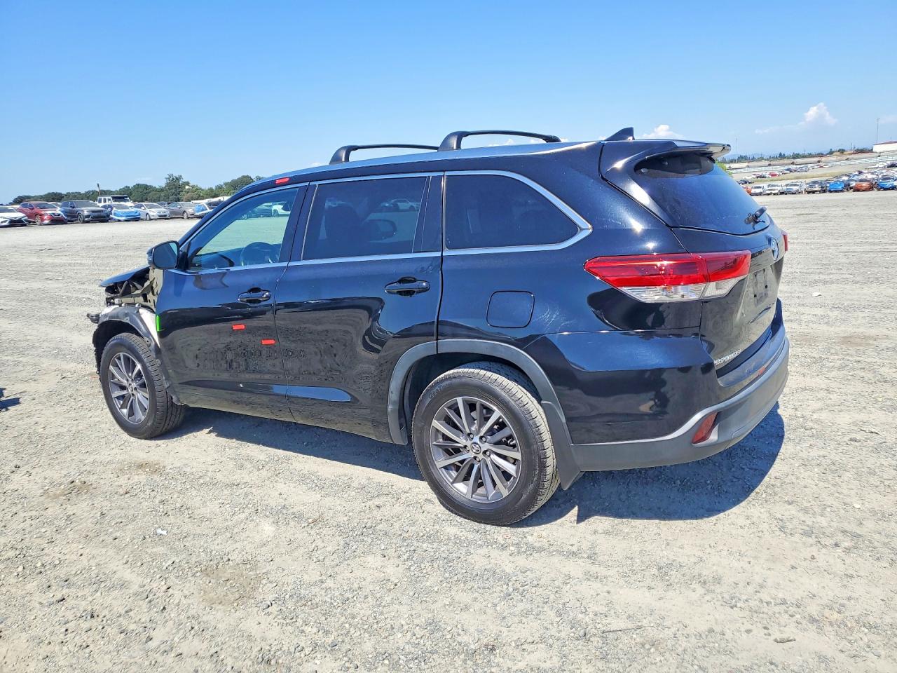 2018 TOYOTA HIGHLANDER XLE — снимка 2