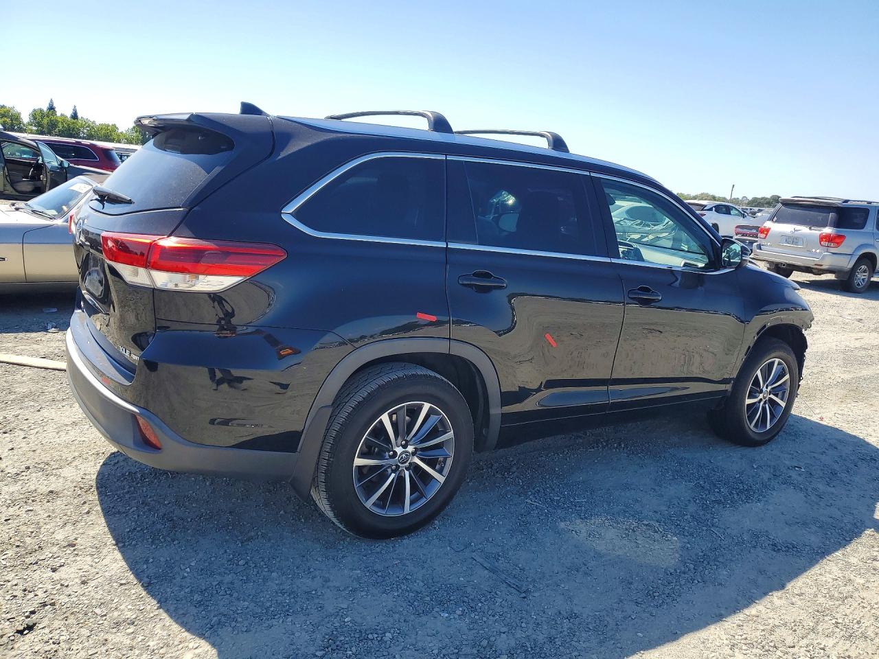 2018 TOYOTA HIGHLANDER XLE — снимка 3