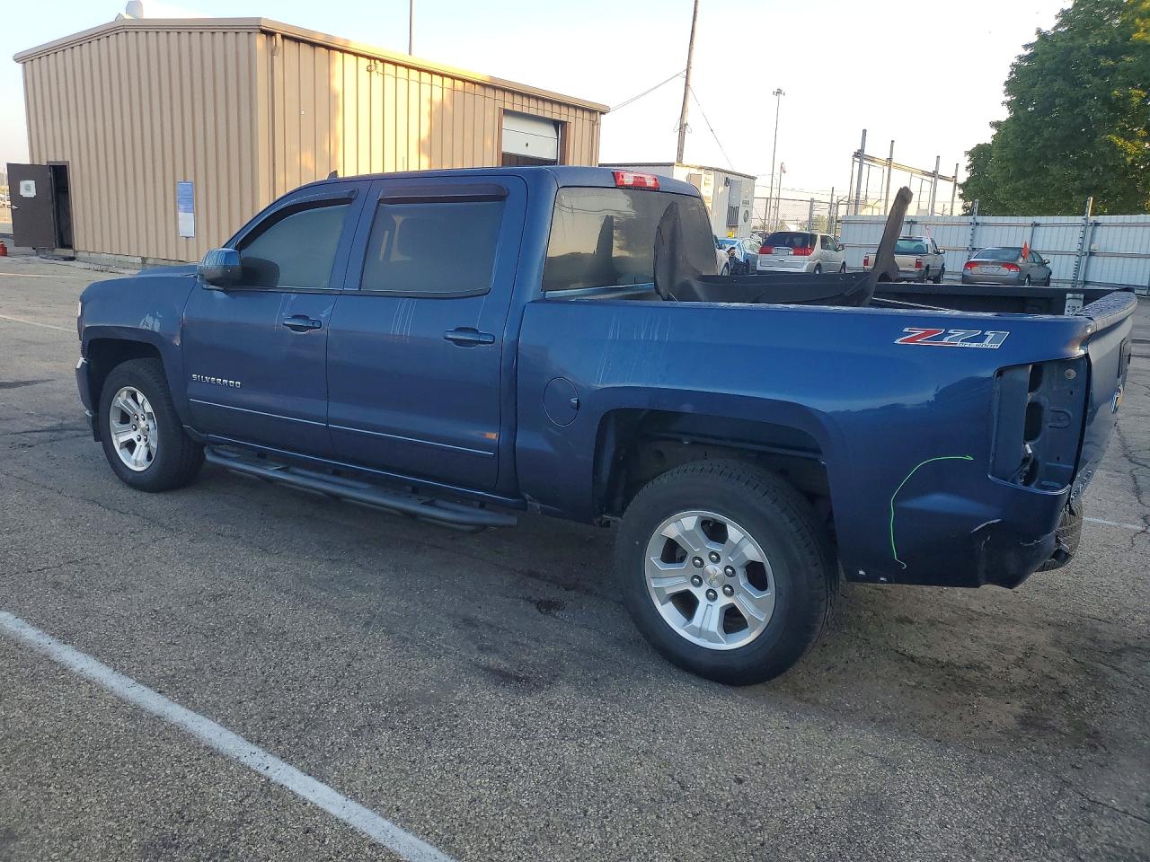 2017 CHEVROLET SILVERADO K1500 LT — снимка 2
