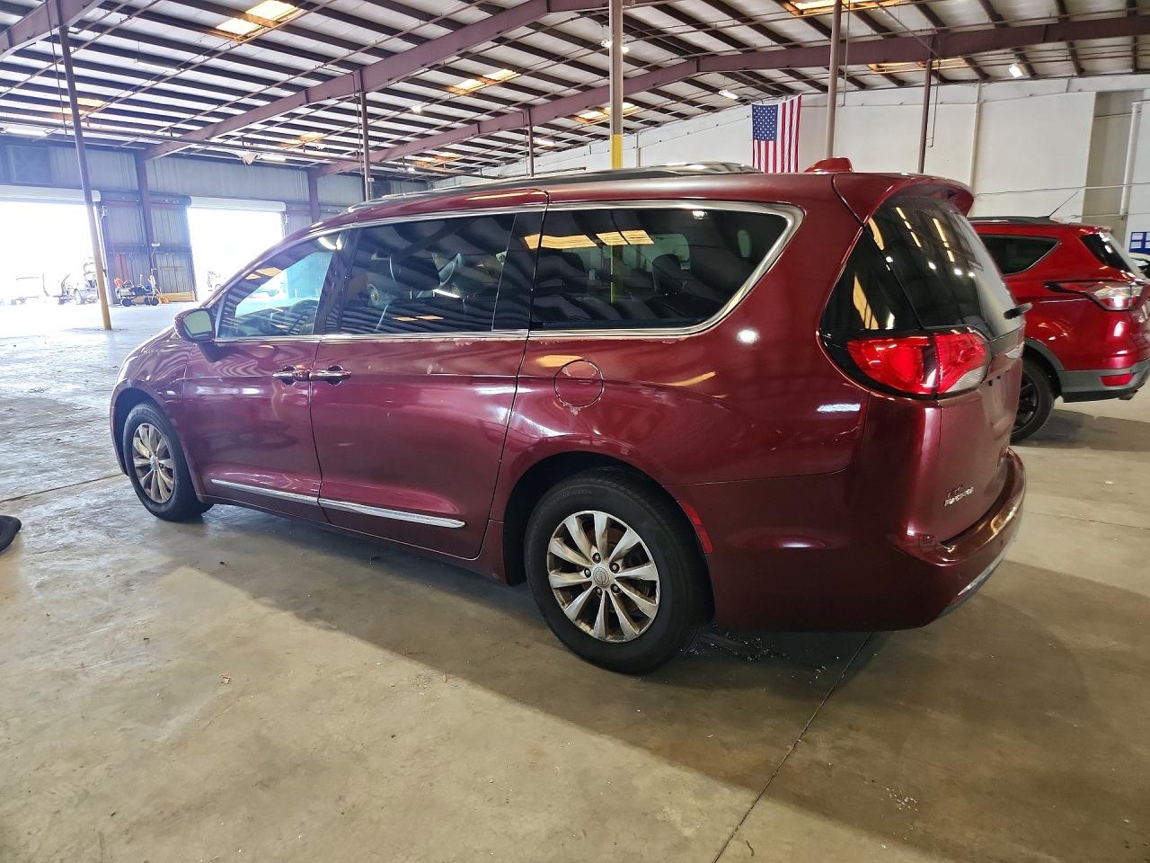 2018 CHRYSLER PACIFICA TOURING L — снимка 2