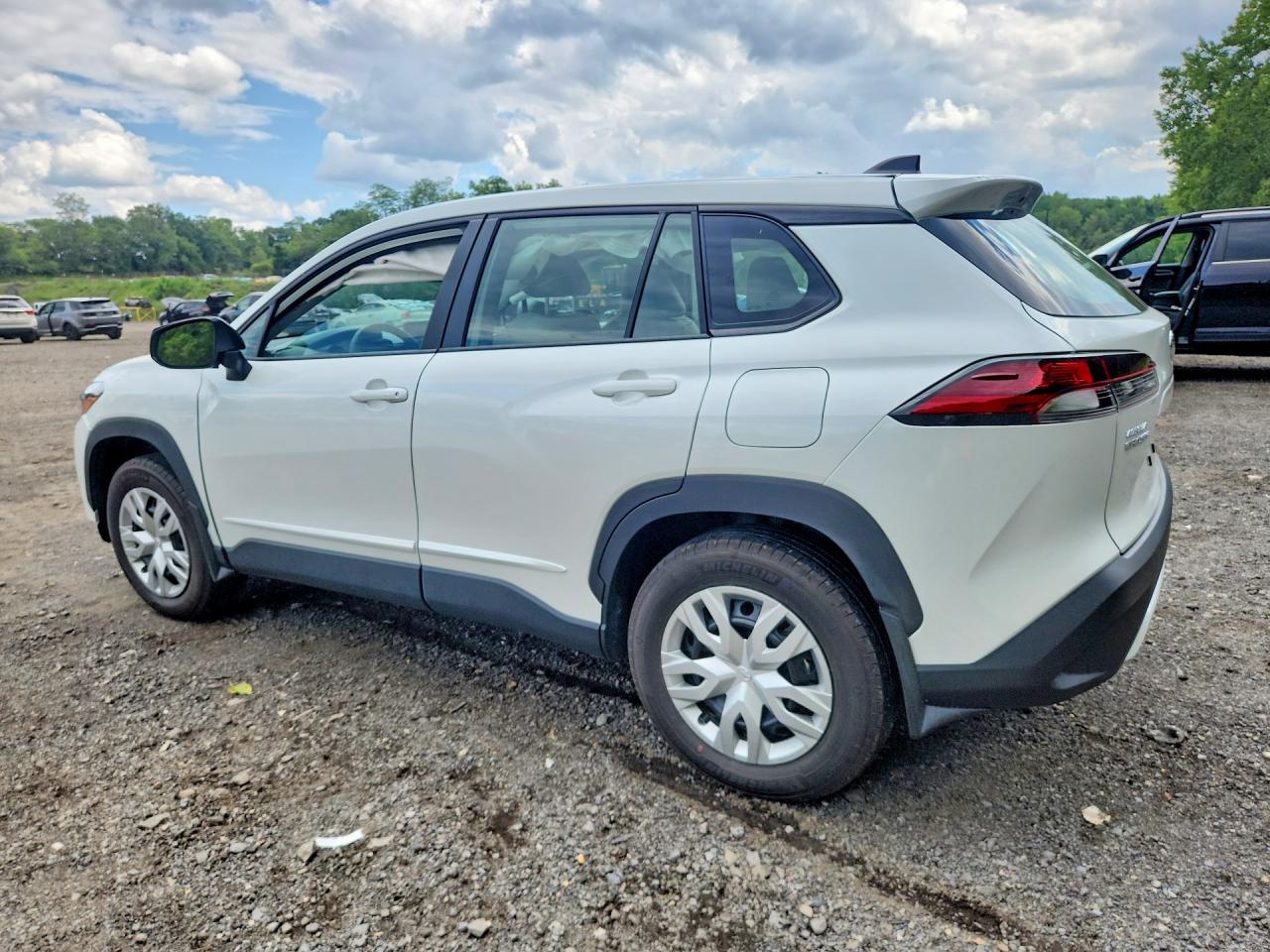 2026 TOYOTA COROLLA CROSS L — снимка 2