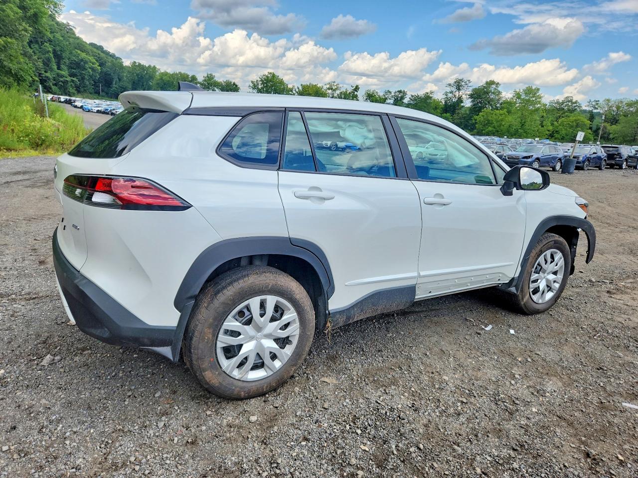 2026 TOYOTA COROLLA CROSS L — снимка 3
