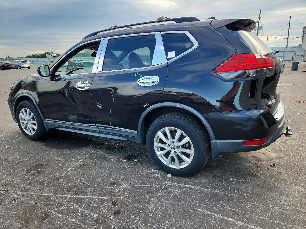 2017 NISSAN ROGUE SV — снимка 2