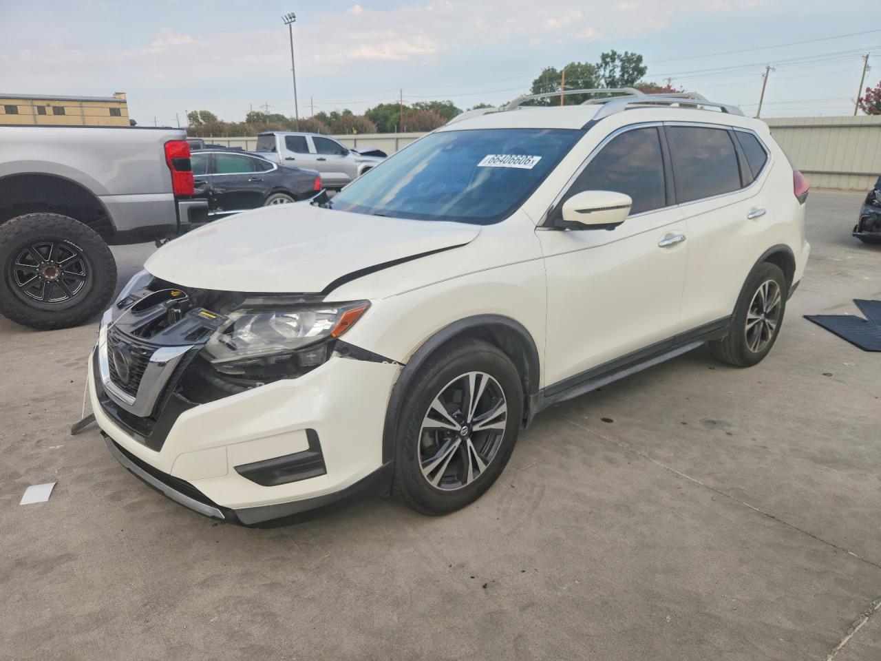 2019 NISSAN ROGUE SV