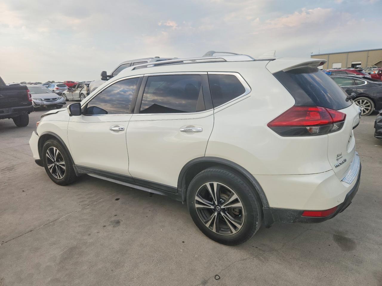2019 NISSAN ROGUE SV — снимка 2