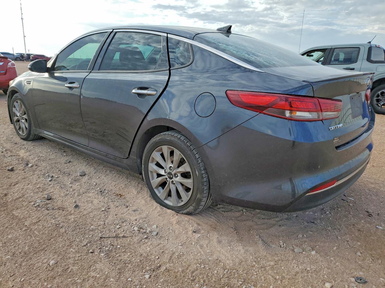 2018 KIA OPTIMA S — снимка 2