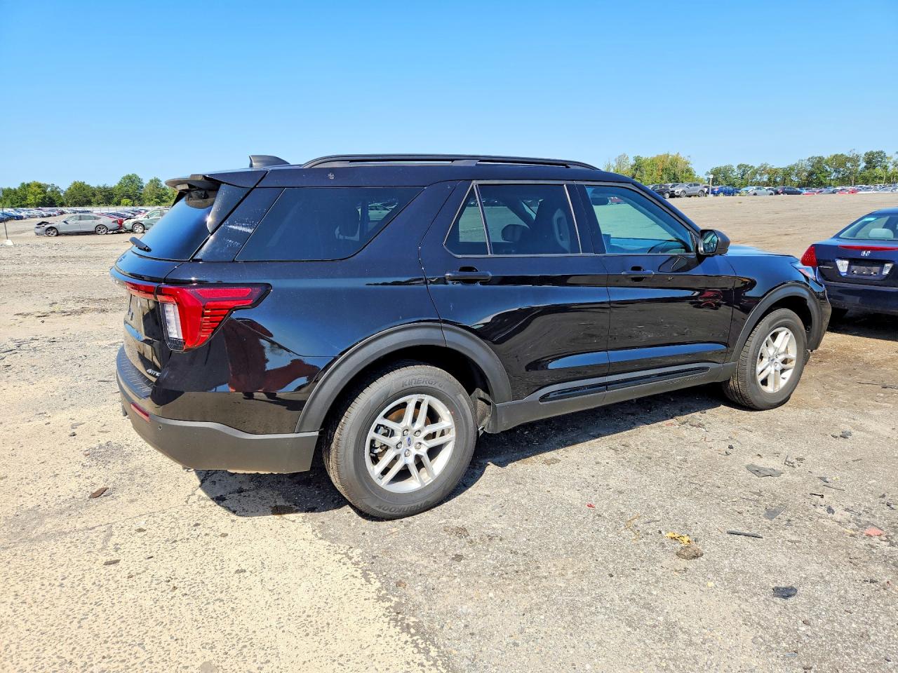 2026 FORD EXPLORER ACTIVE — photo 3