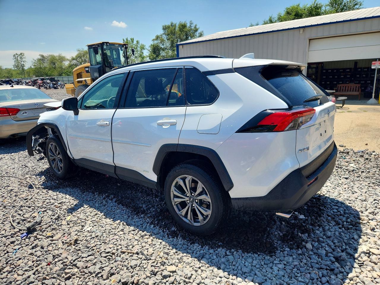2025 TOYOTA RAV4 XLE PREMIUM — снимка 2