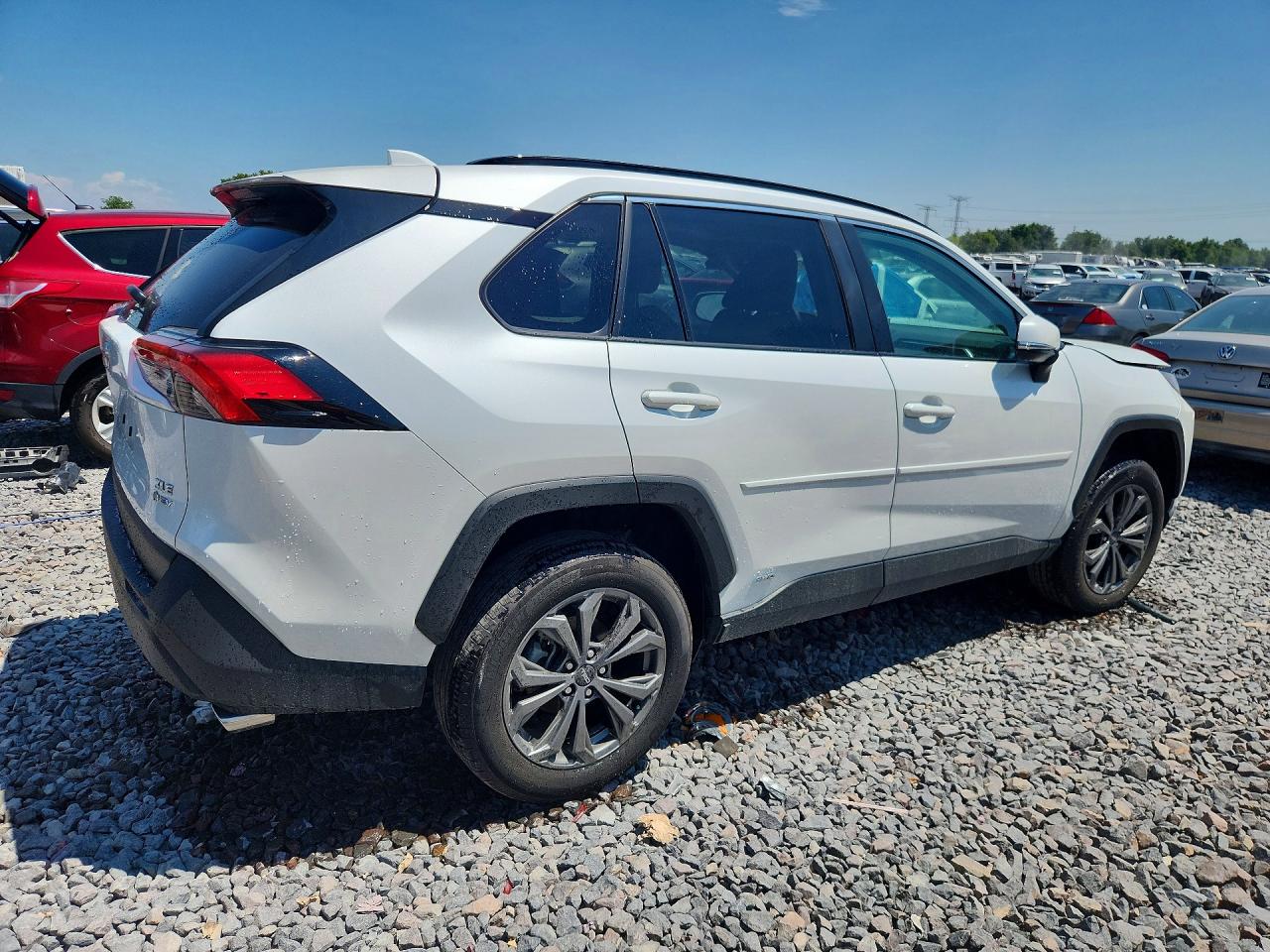 2025 TOYOTA RAV4 XLE PREMIUM — снимка 3