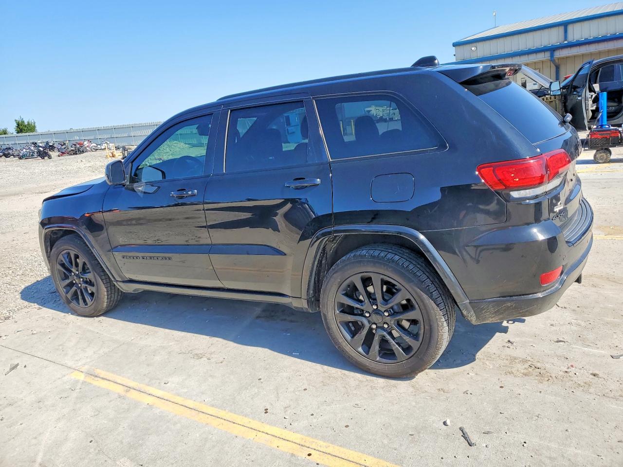 2018 JEEP GRAND CHEROKEE LAREDO — снимка 2