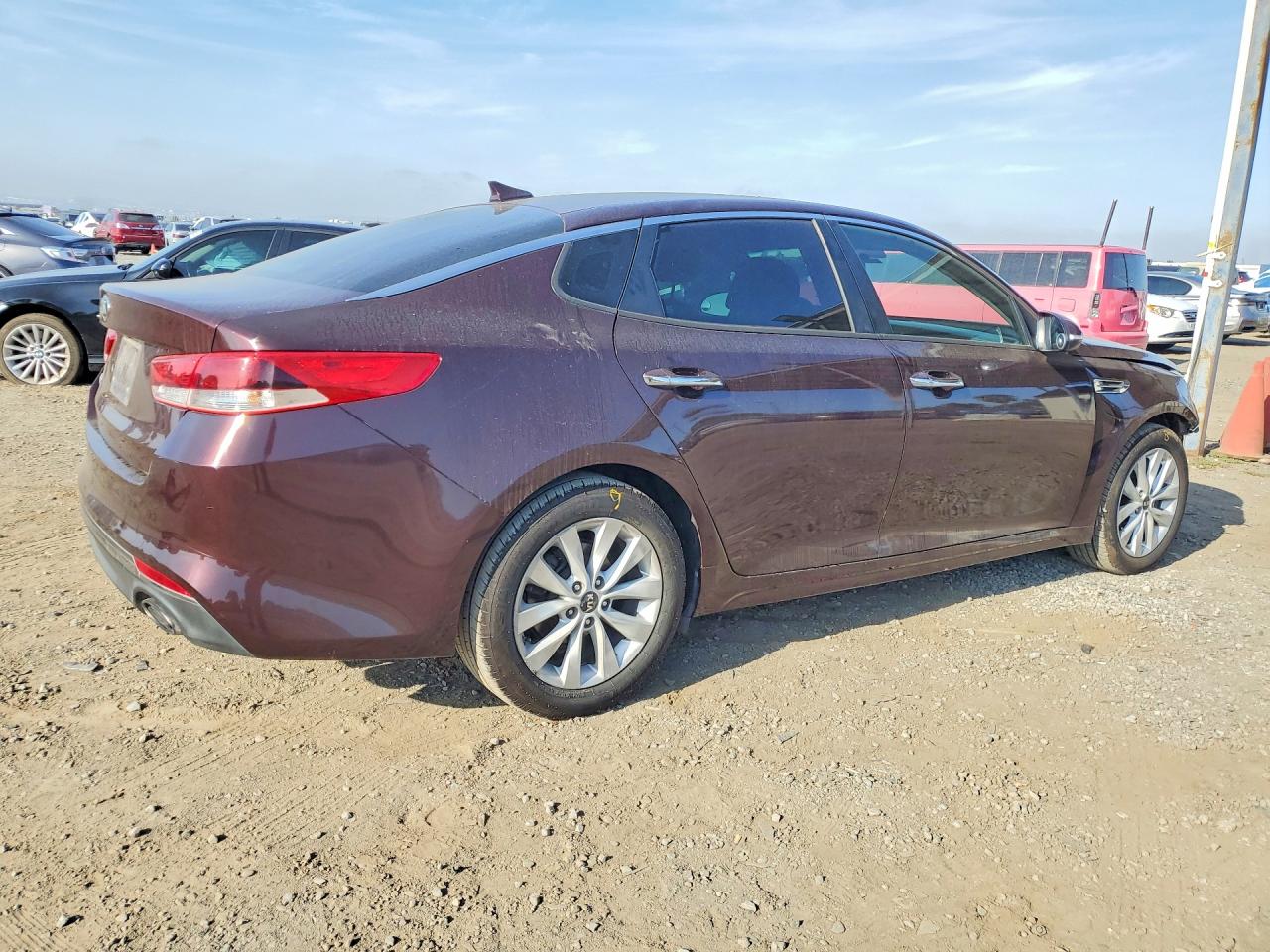 2017 KIA OPTIMA LX — снимка 3