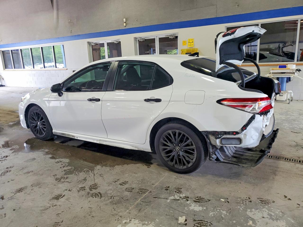 2020 TOYOTA CAMRY SE NIGHTSHADE — снимка 2