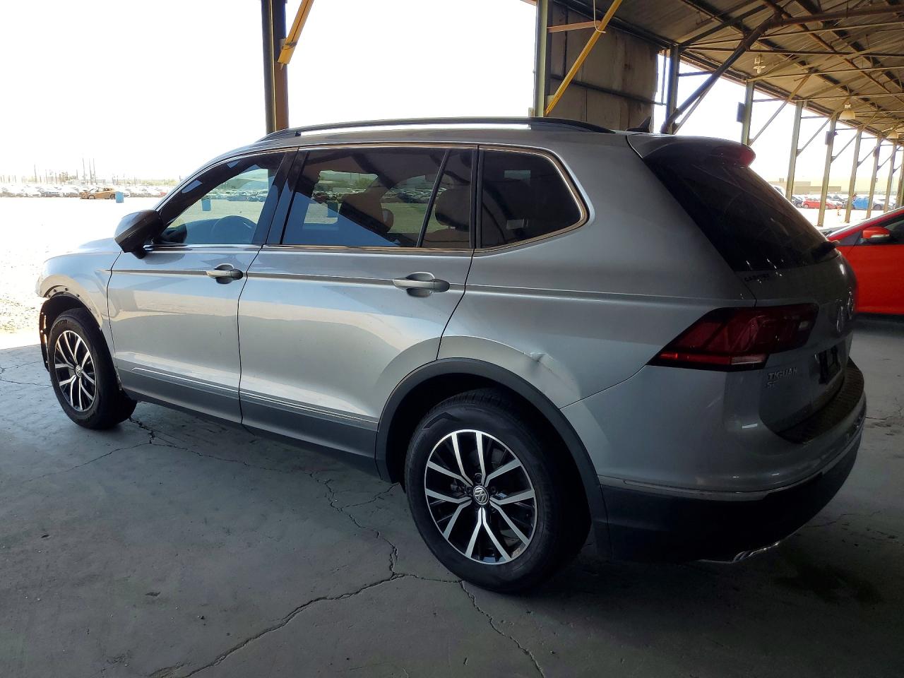 2021 VOLKSWAGEN TIGUAN SE — снимка 2