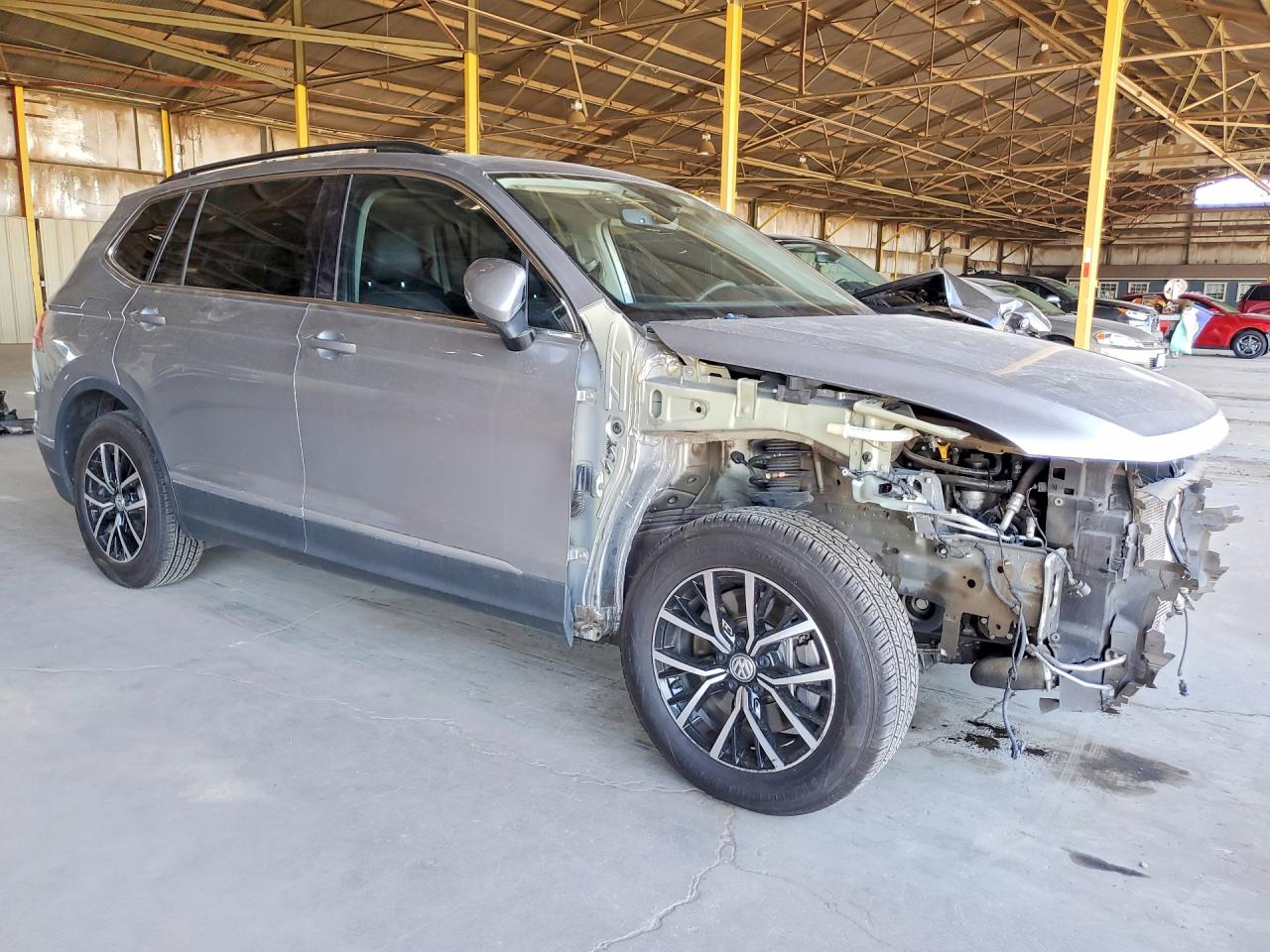 2021 VOLKSWAGEN TIGUAN SE — снимка 4