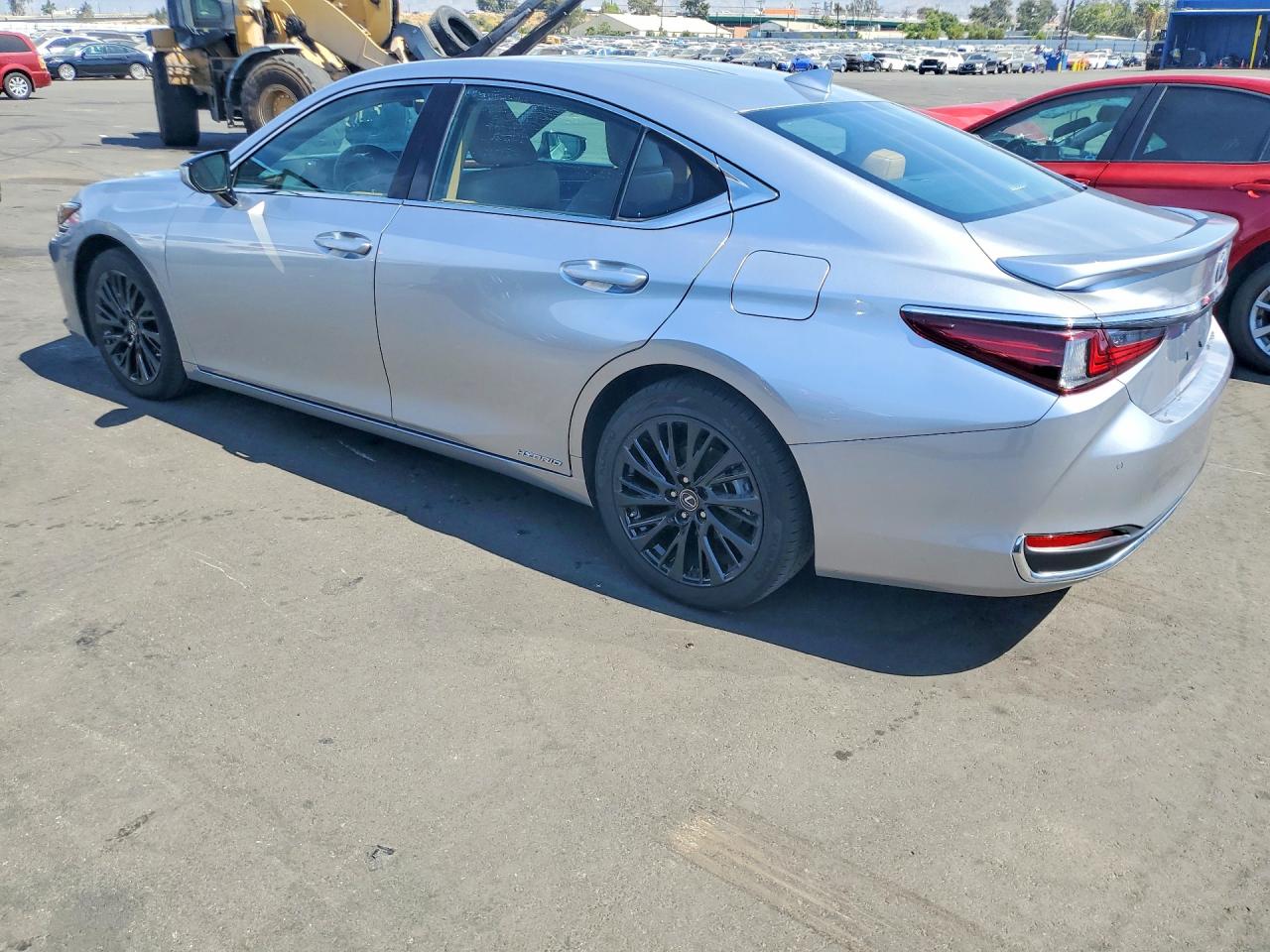 2022 LEXUS ES 300H BASE — снимка 2