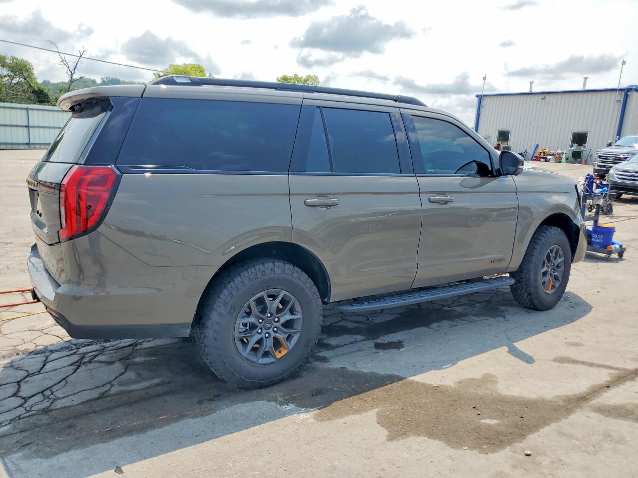2026 FORD EXPEDITION TREMOR — снимка 3