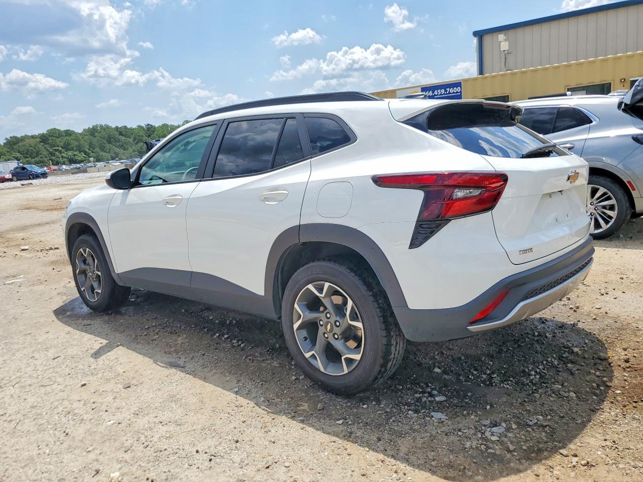 2025 CHEVROLET TRAX 1LT — снимка 2