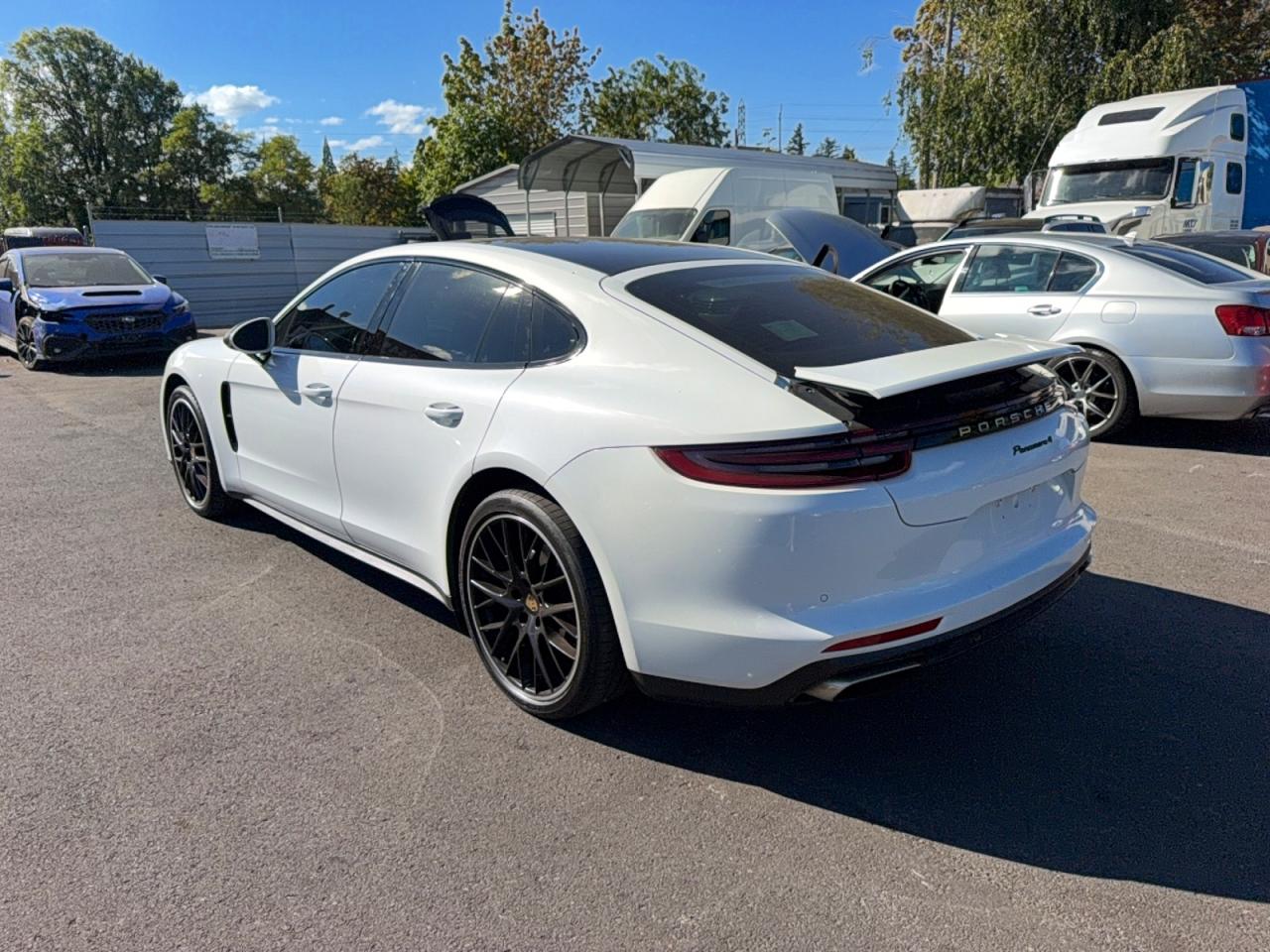 2017 PORSCHE PANAMERA 2 — снимка 3