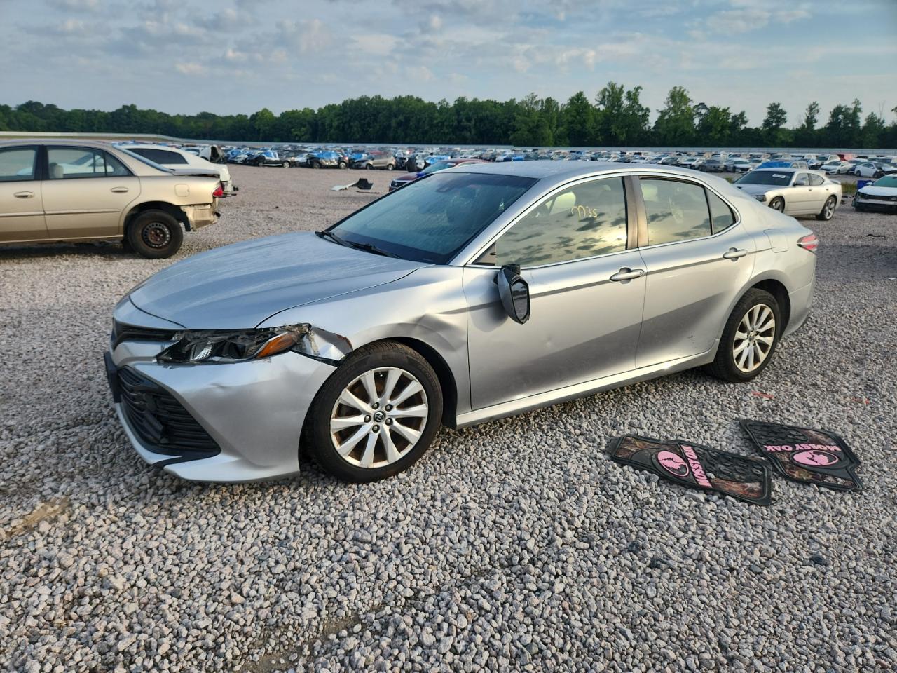 2018 TOYOTA CAMRY LE