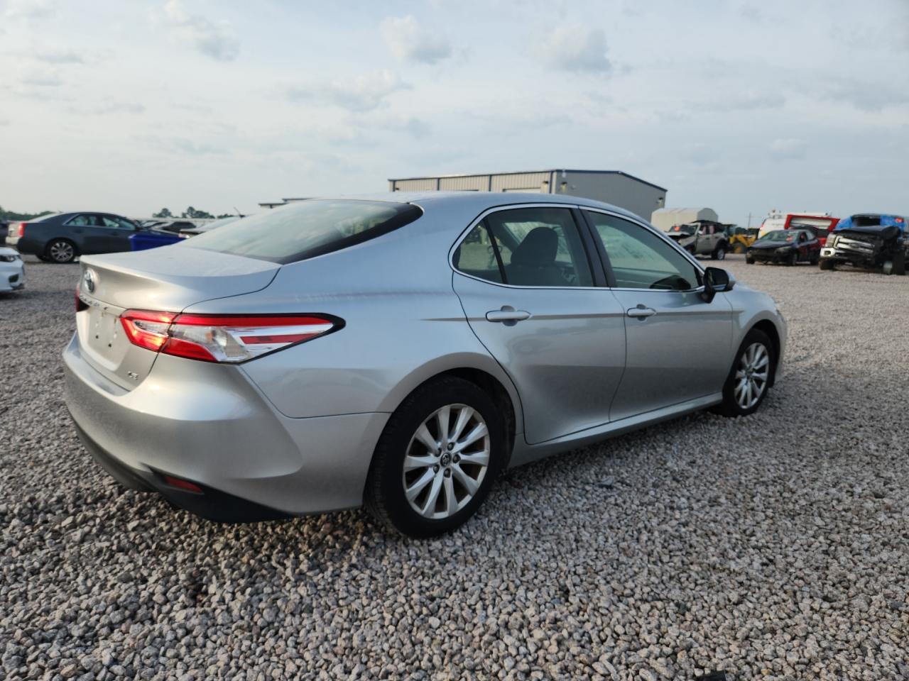 2018 TOYOTA CAMRY LE — снимка 3