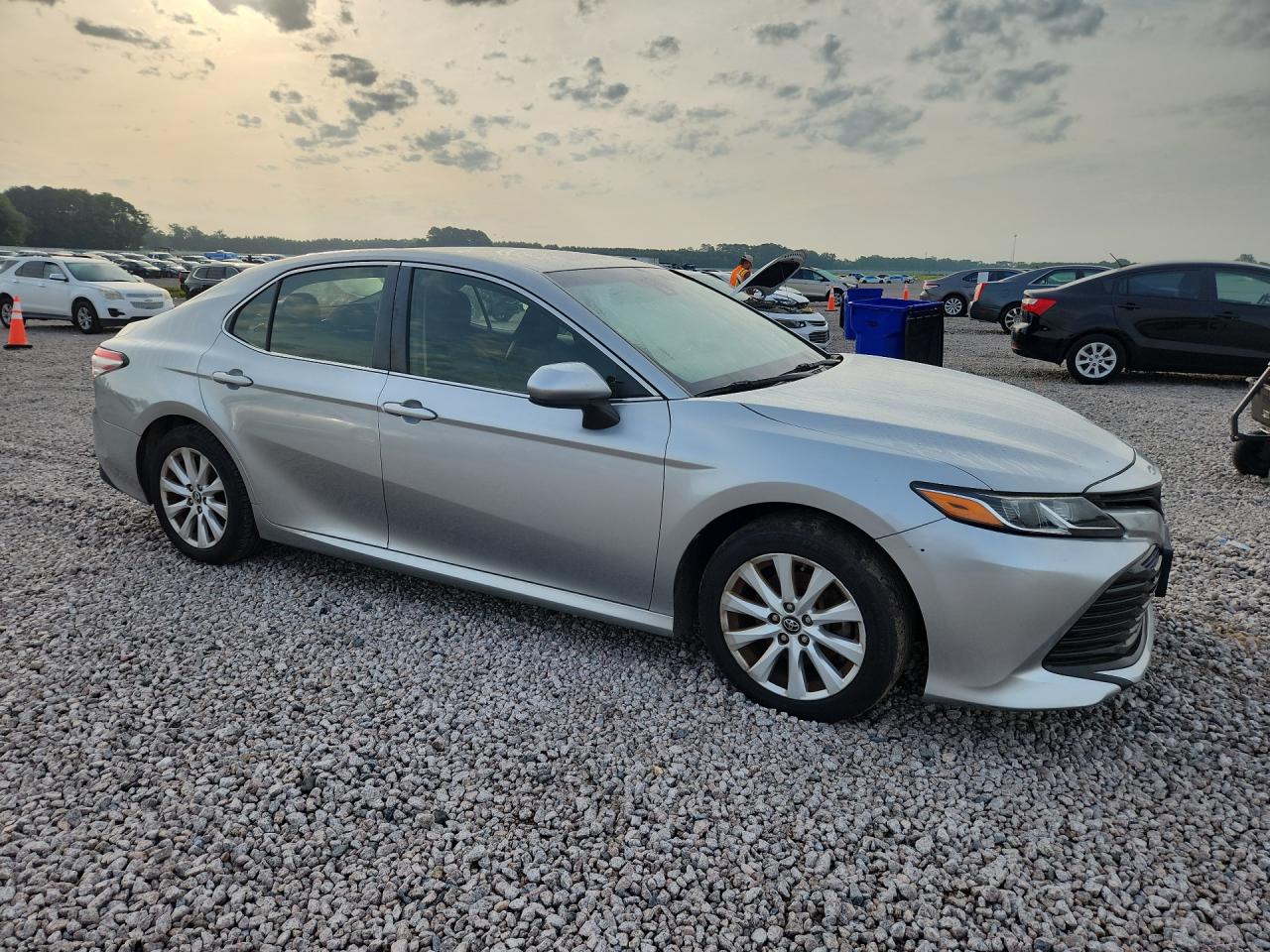 2018 TOYOTA CAMRY LE — снимка 4