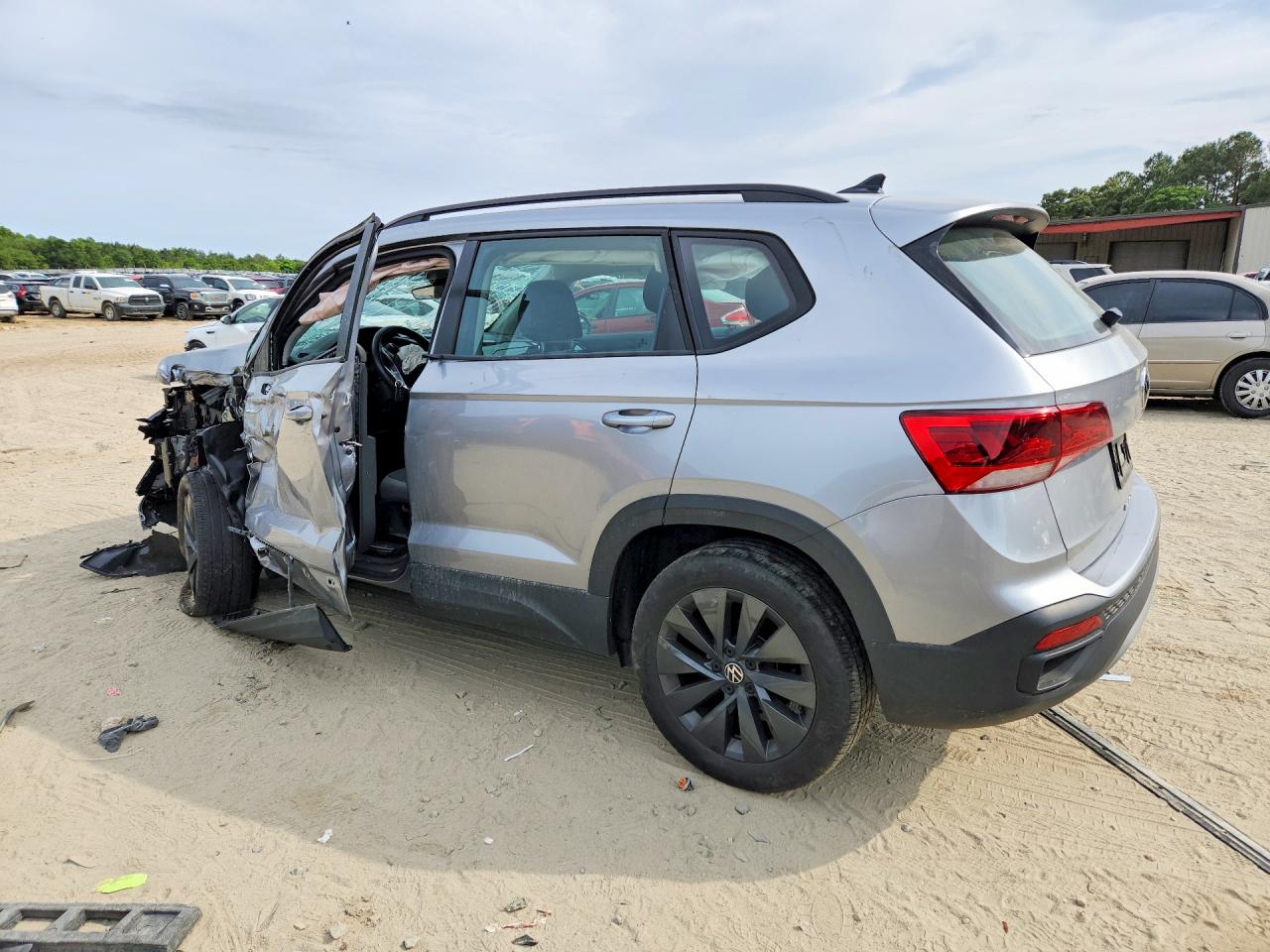 2024 VOLKSWAGEN TAOS S — снимка 2