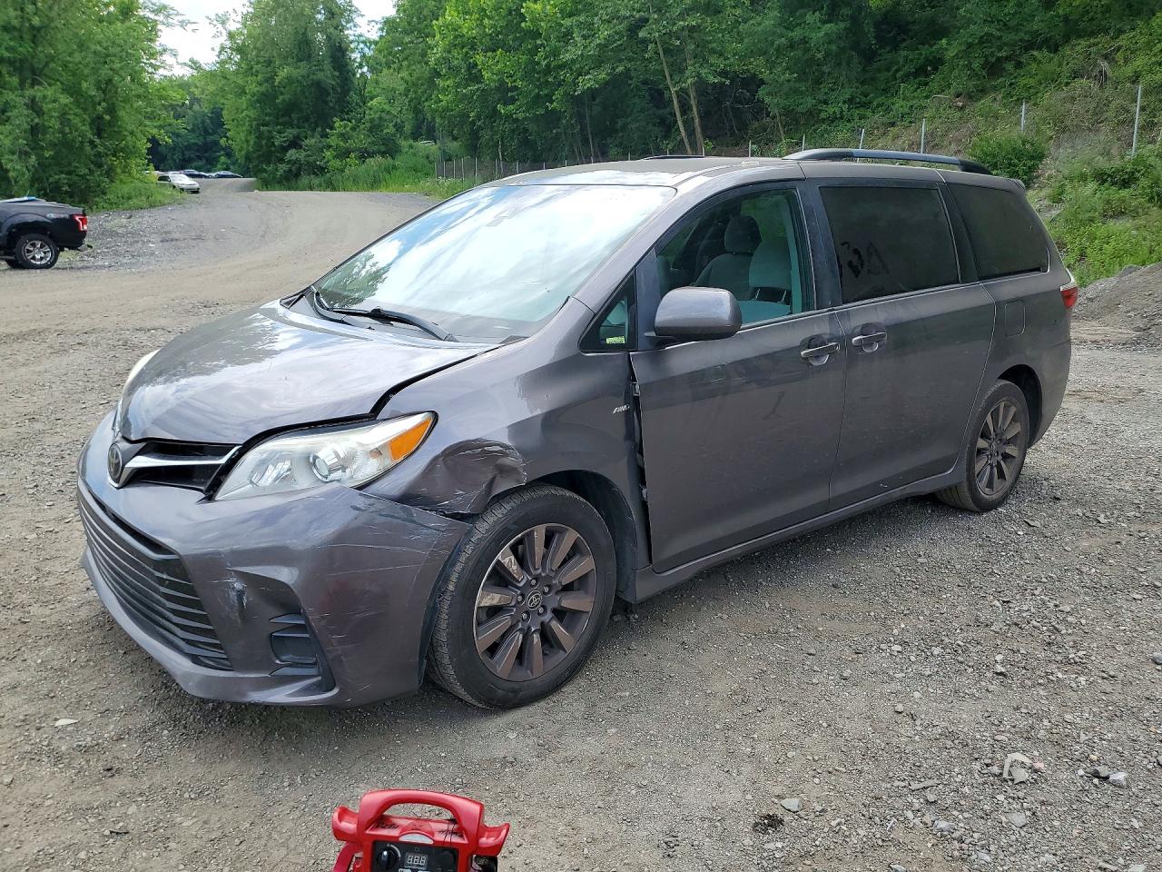 2020 TOYOTA SIENNA LE