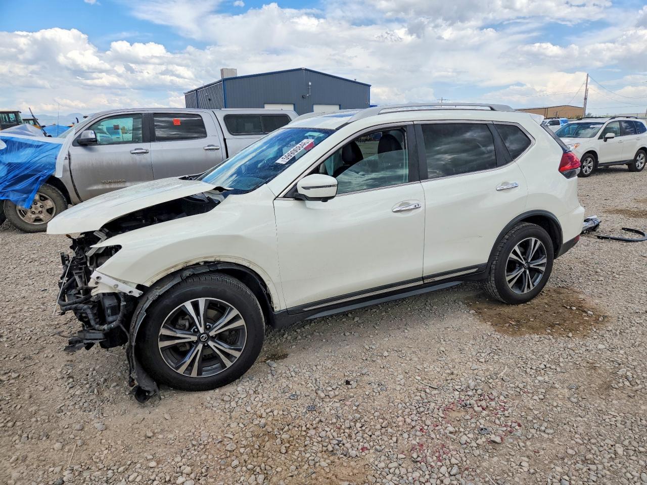 2017 NISSAN ROGUE SL