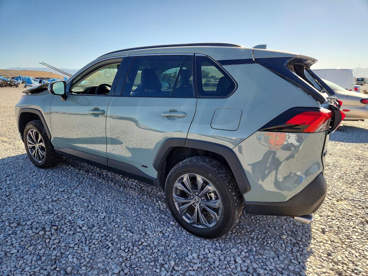 2023 TOYOTA RAV4 XLE PREMIUM — снимка 2
