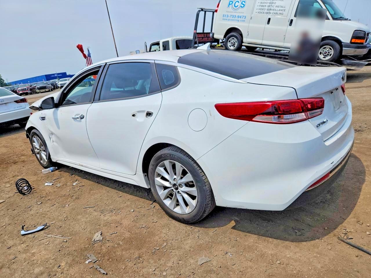 2017 KIA OPTIMA LX — снимка 2