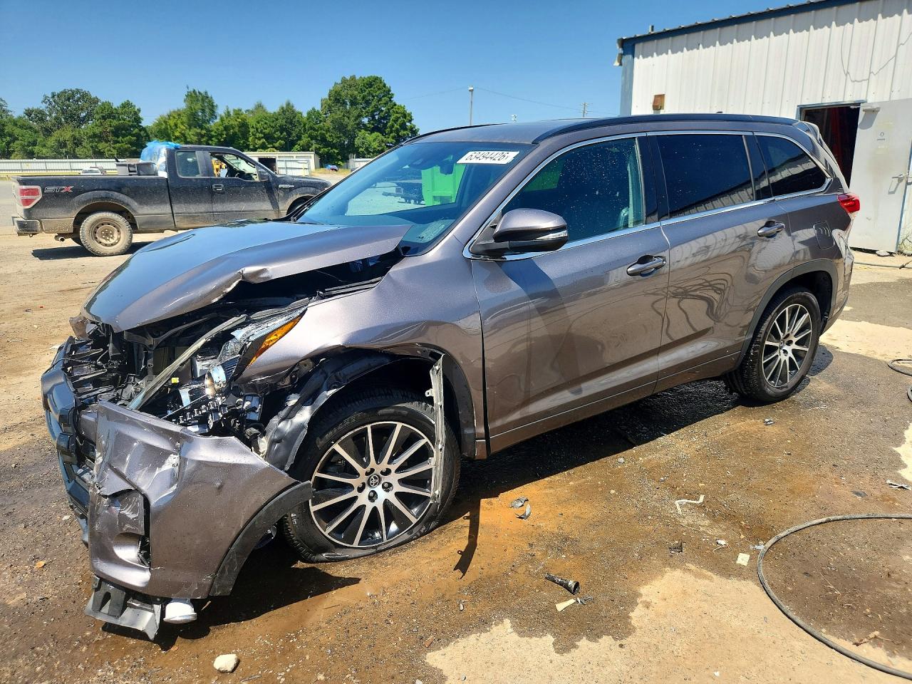 2018 TOYOTA HIGHLANDER SE