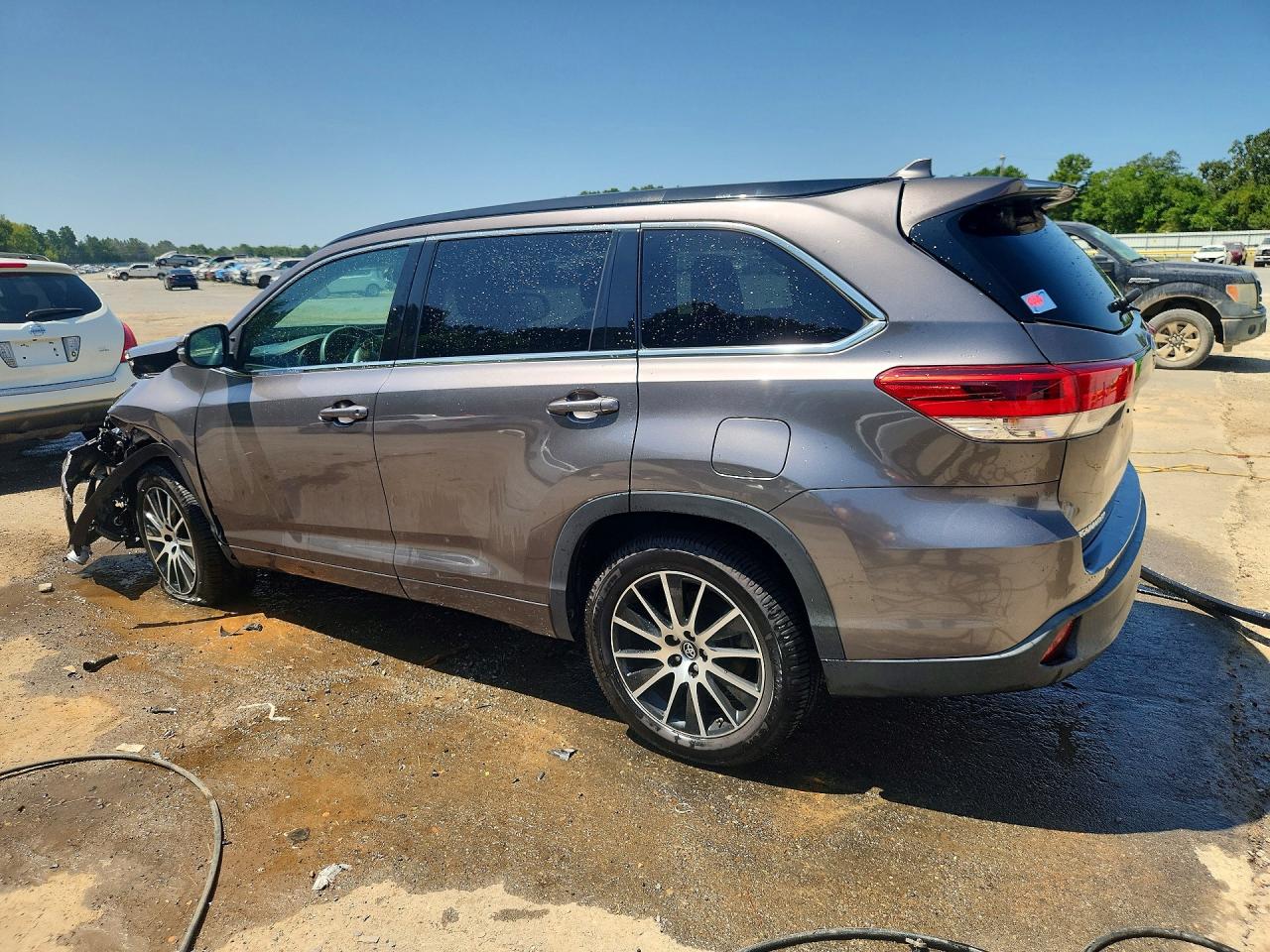 2018 TOYOTA HIGHLANDER SE — снимка 2
