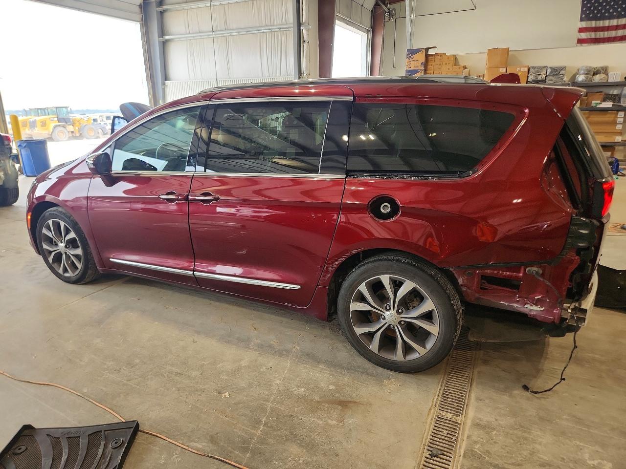 2018 CHRYSLER PACIFICA LIMITED — снимка 2