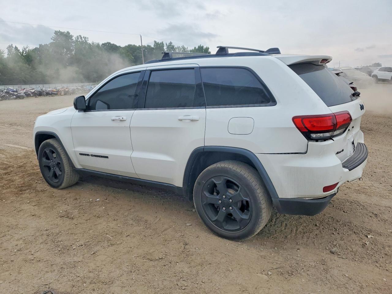 2018 JEEP GRAND CHEROKEE LAREDO — снимка 2