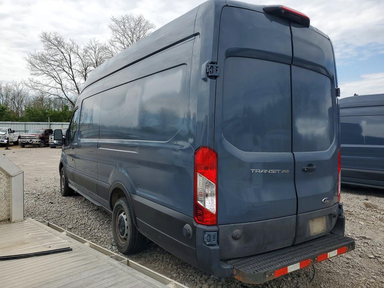2020 FORD TRANSIT T-250 — снимка 2